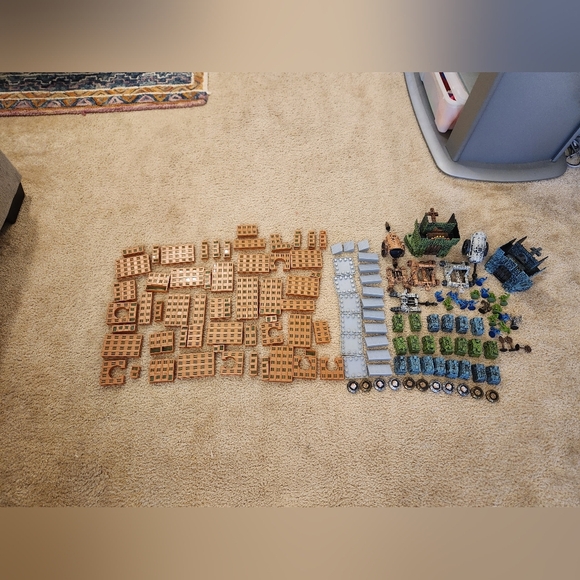 Mega Bloks Lot Building Figures Etc - Picture 1 of 4